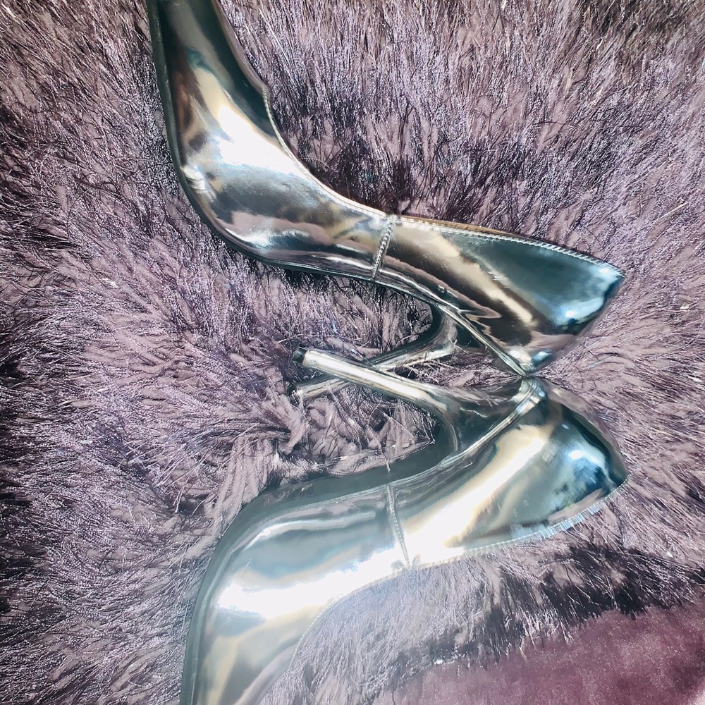 Silver Pointed Toe Pumps